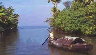 1Up Travel - Kerala - backwaters