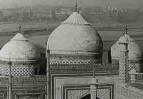 Taj Mahal -- the masjid