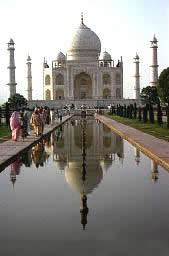 Taj Mahal - the Illusion