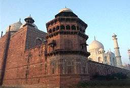 Taj Mahal - the mosque towers